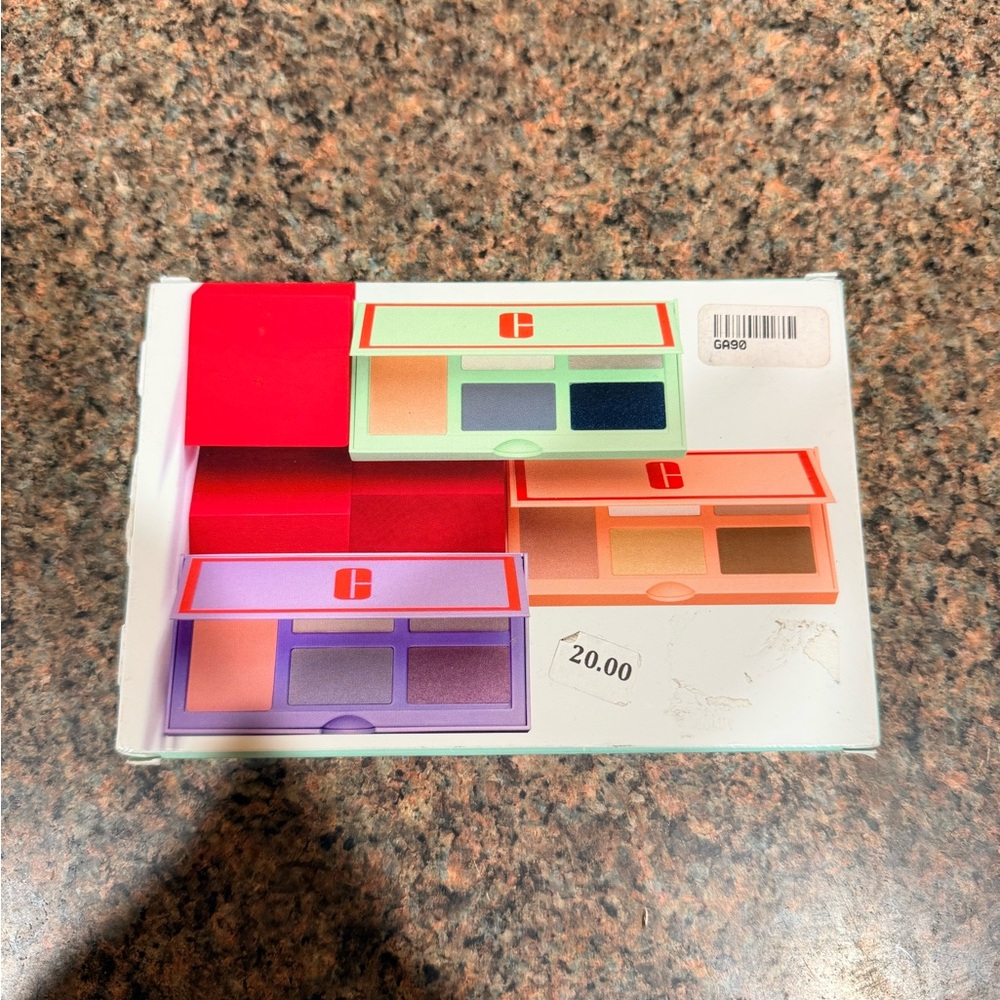 Clinique Trio Eyeshadow Palette Set in Mint, Coral & Lilac